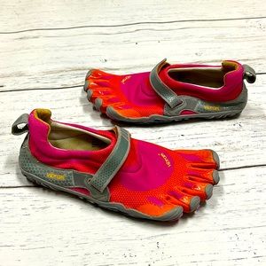 Vibram fivefingers size 40 hiking water sports shoes